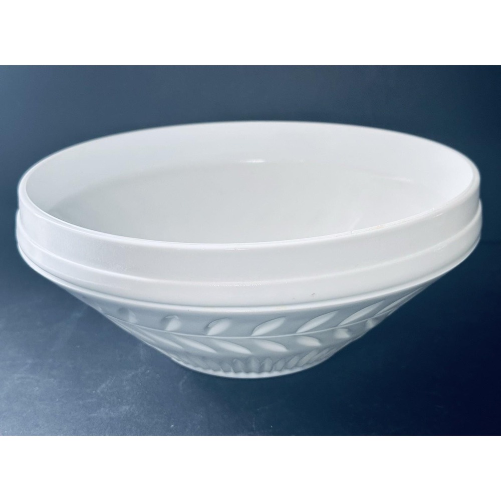 Vintage Large Indiana Milk Glass Laurel Leaf Serving/Fruit Bowl